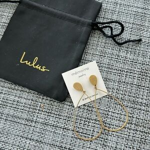 Lulus gold earrings teardrop